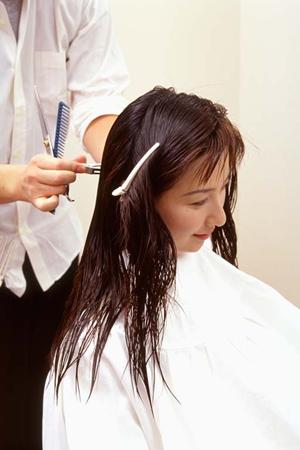 ネイルやエステもできる京都の美容院